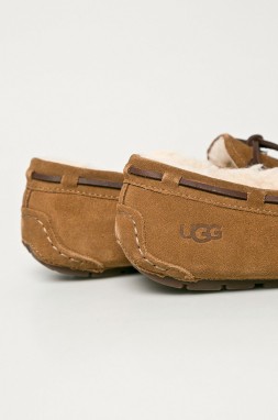 UGG - Velúr papucs Dakota galéria
