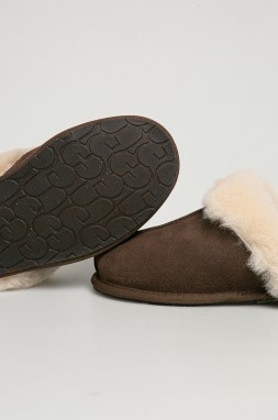 UGG - Velúr papucs Scuffette II galéria