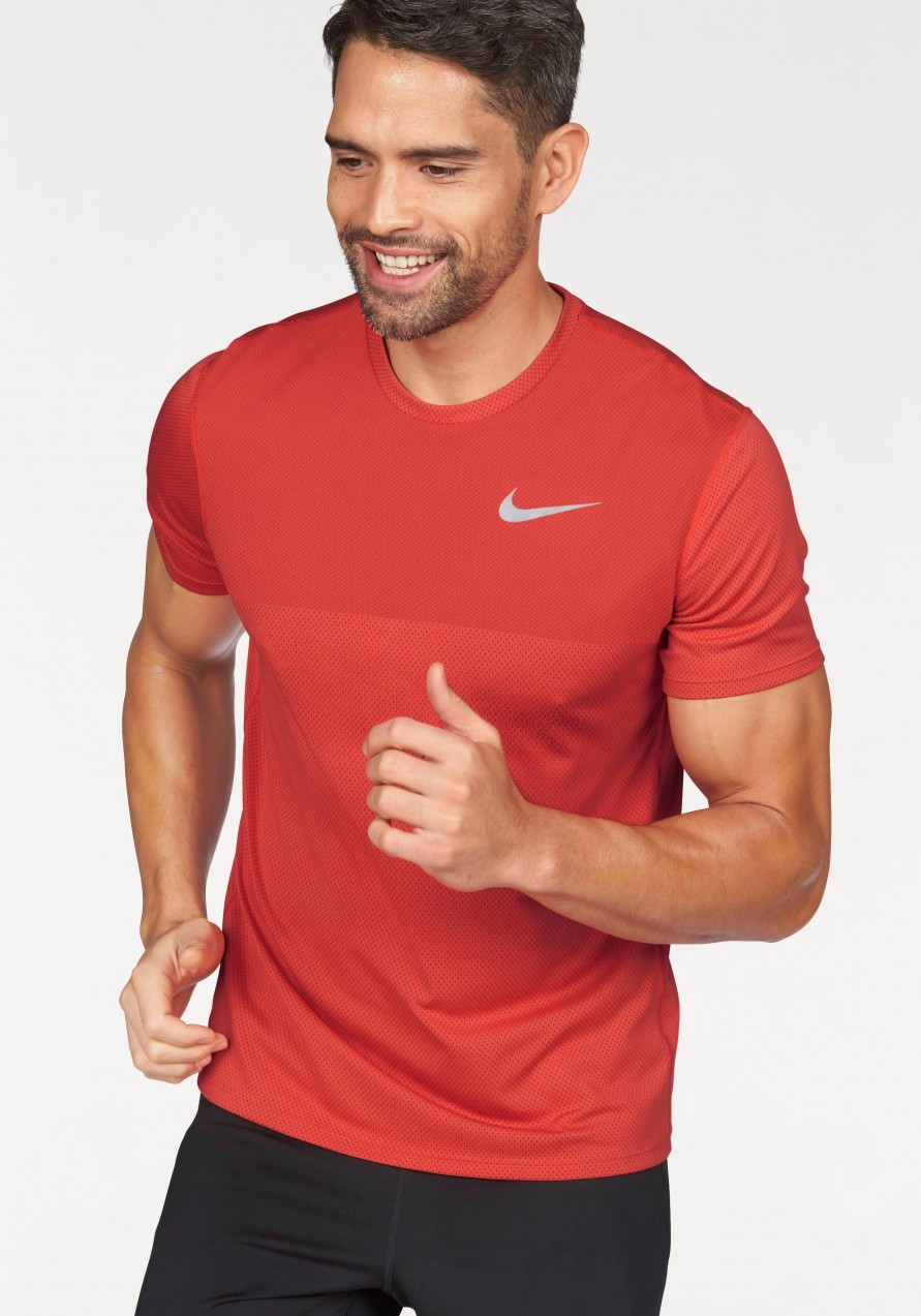 Nike futópóló »MEN NIKE ZNL RELAY TOP SHORTSLEEVE« Nike piros - normál méret L (52/54)