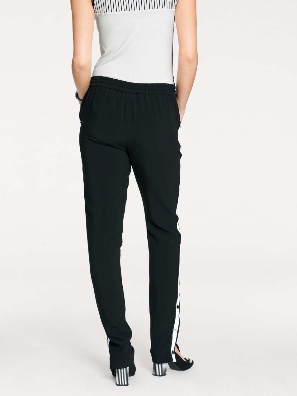 heine TIMELESS belebújós egyenes szárú sportos nadrág heine fekete/fehér - normál méret 38