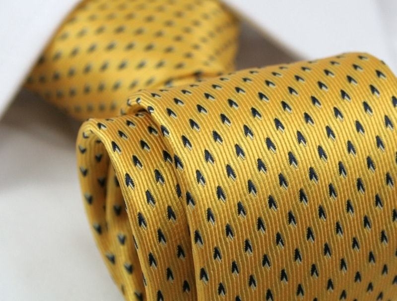 Sárga mintás férfi nyakkendő