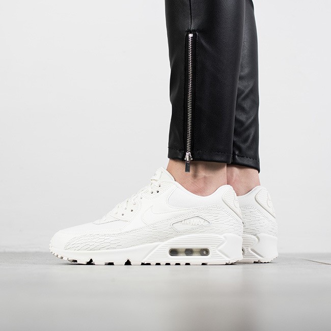 Nike Air Max 90 Premium Leather Női cipő 904535 100