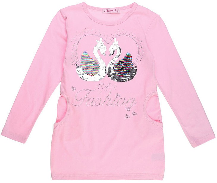 Lány színes ruhája