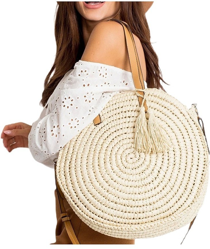 Világos bézs színű kötött táska