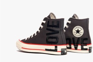 Converse Chuck 70 x Love Fearlessly galéria