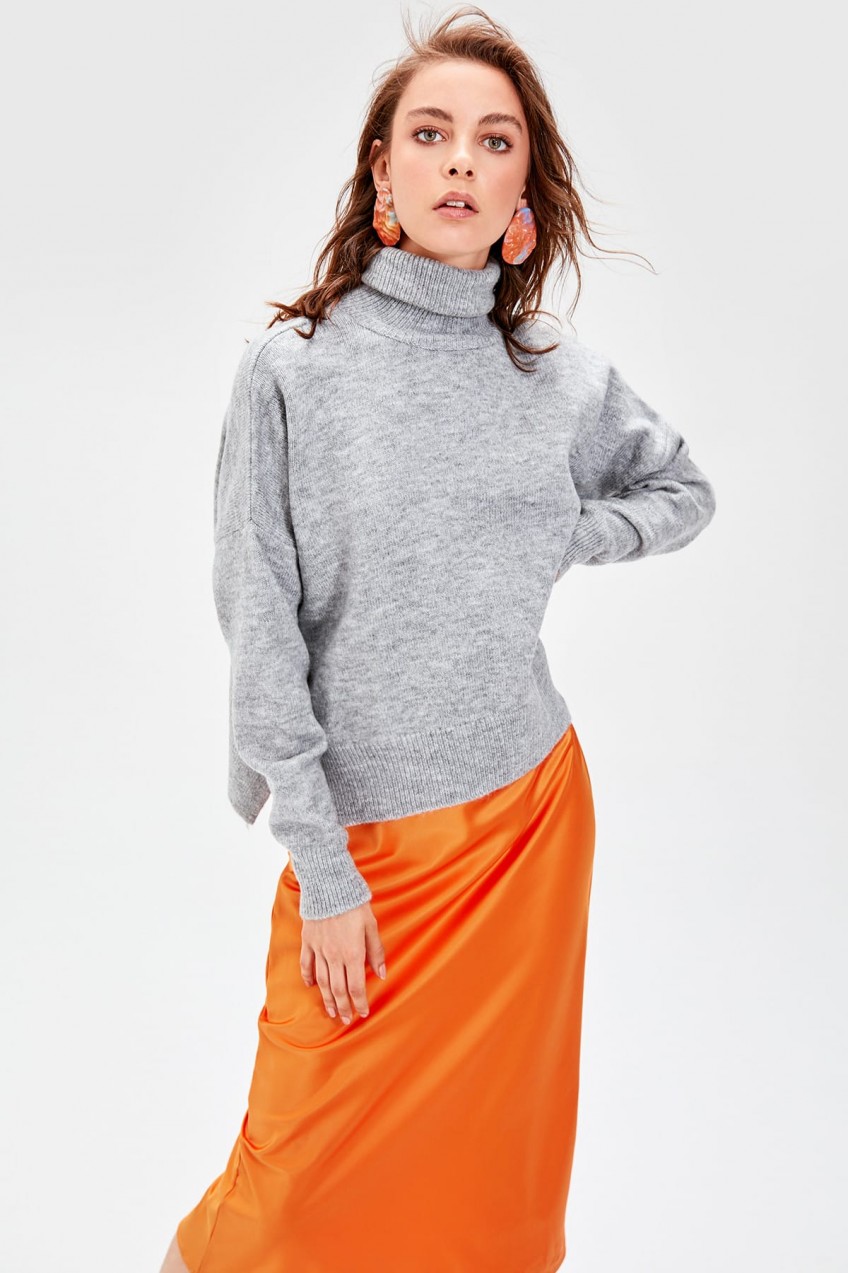 Trendyol Grey Back Zipper Knitwear Sweater