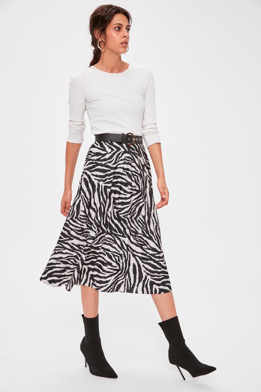 Trendyol Black Zebra Pattern Knitted Skirt