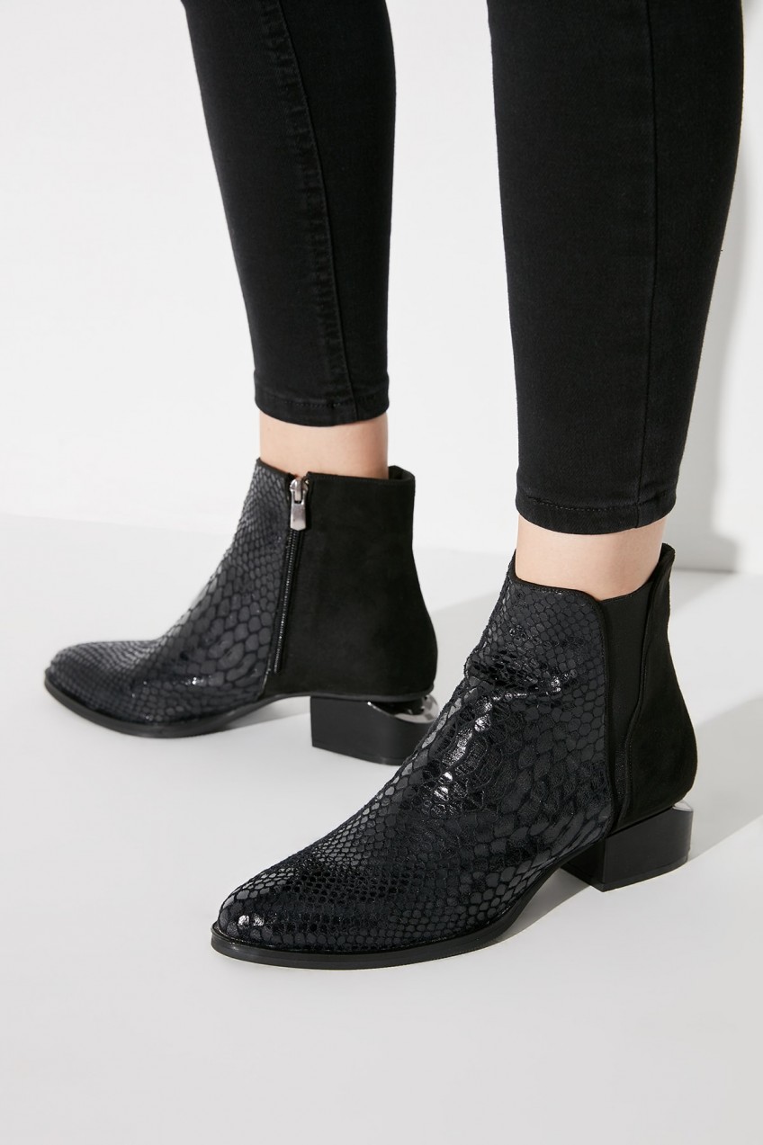 Trendyol Black Suede Kroko Patterned Women's Boots