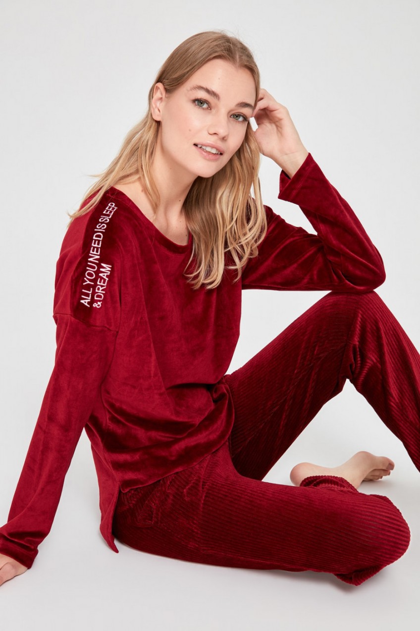 Trendyol Burgundy Embroidered Yumoş Pajama Set