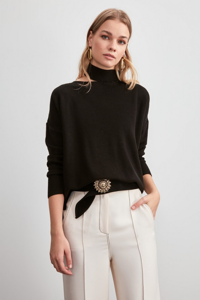 Trendyol Black Collar Slit Knitwear Sweater