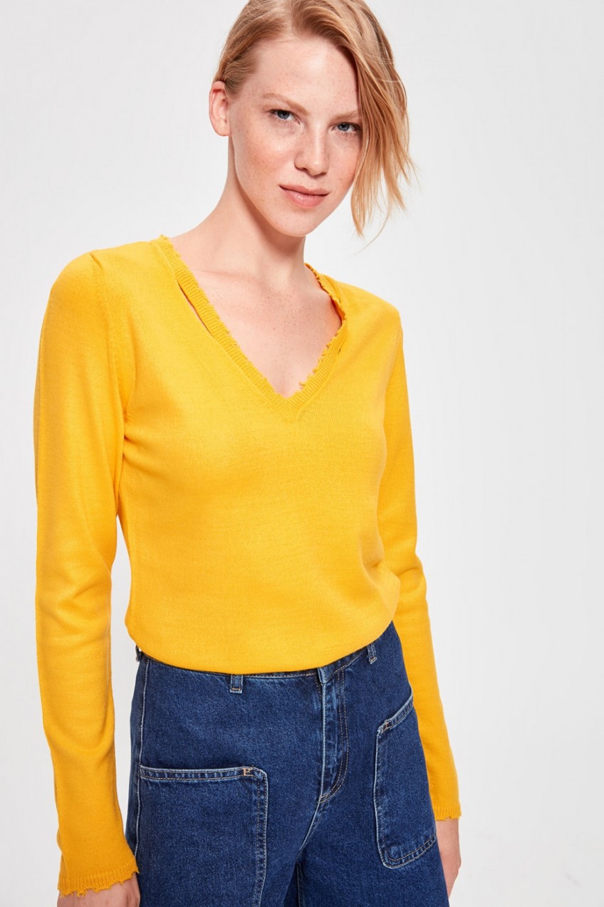 Trendyol WOMAN - Yellow V-Neck Tassel knitwear sweater