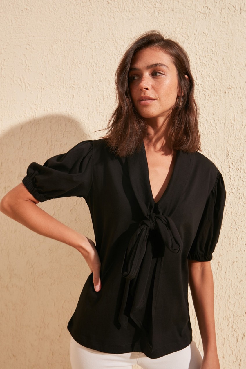 Trendyol Black Binding Detailed Knitted Blouse