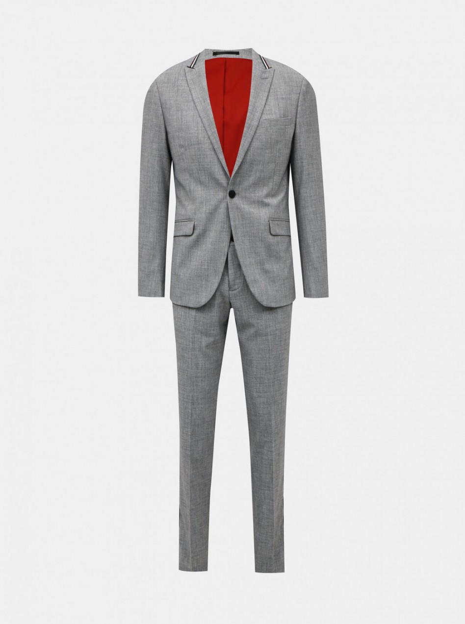 Grey suit with Lindbergh lamp
