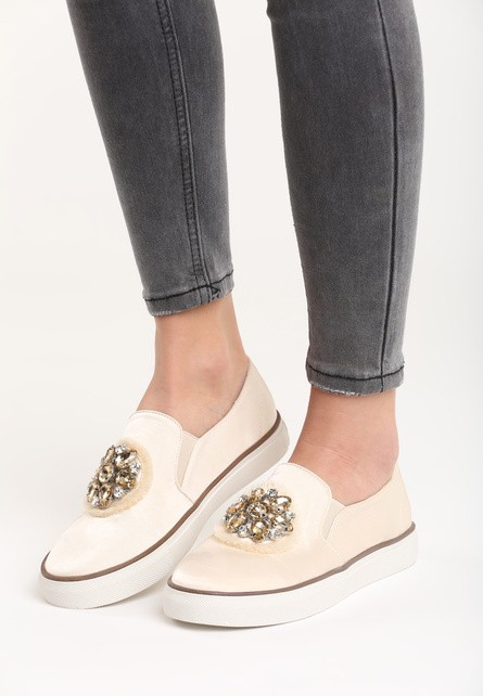 Eligia bézs slip-on tornacipő