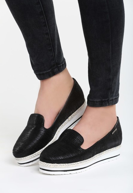 Augusta fekete slip-on tornacipő