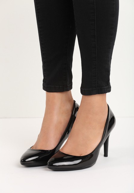 Karen fekete magassarkú cipők