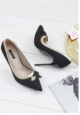 Selinia fekete magassarkú cipők