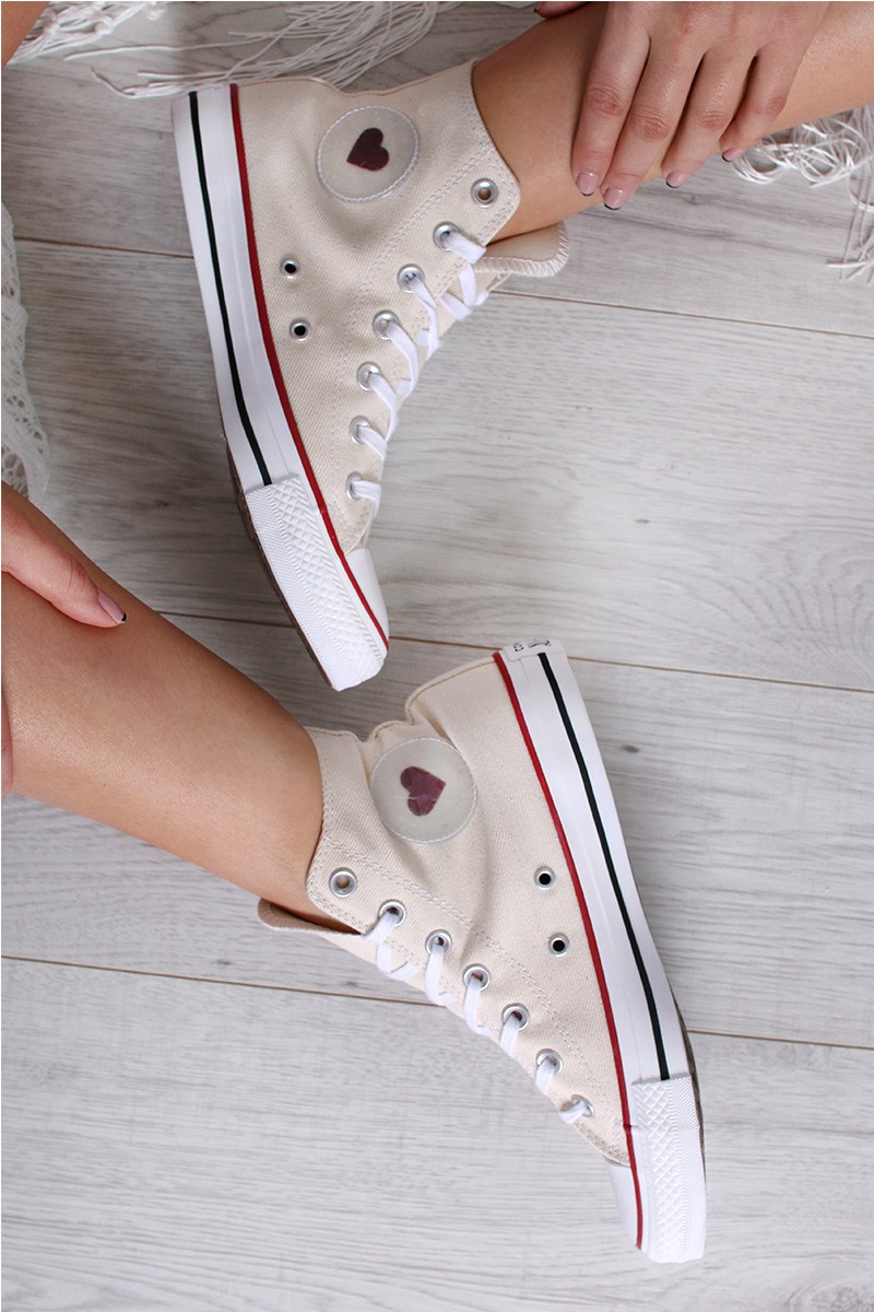 Bézs női magasszárú tornacipő Chuck Taylor All Star Sucker for Love