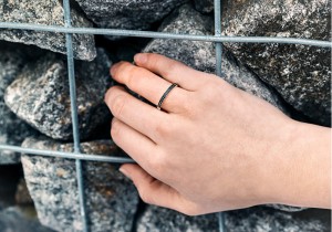 Beneto Divatos gyűrű fekete cirkónium kövekkel AGG386 62 mm galéria