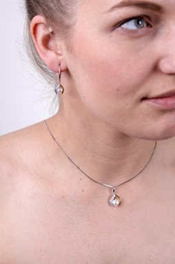 MOISS Elegáns ezüst fülbevalók valódi gyöngyökkel EP000146 galéria