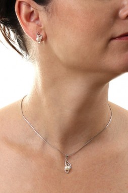 MOISS Elegáns ezüst fülbevalók valódi gyöngyökkel EP000161 galéria