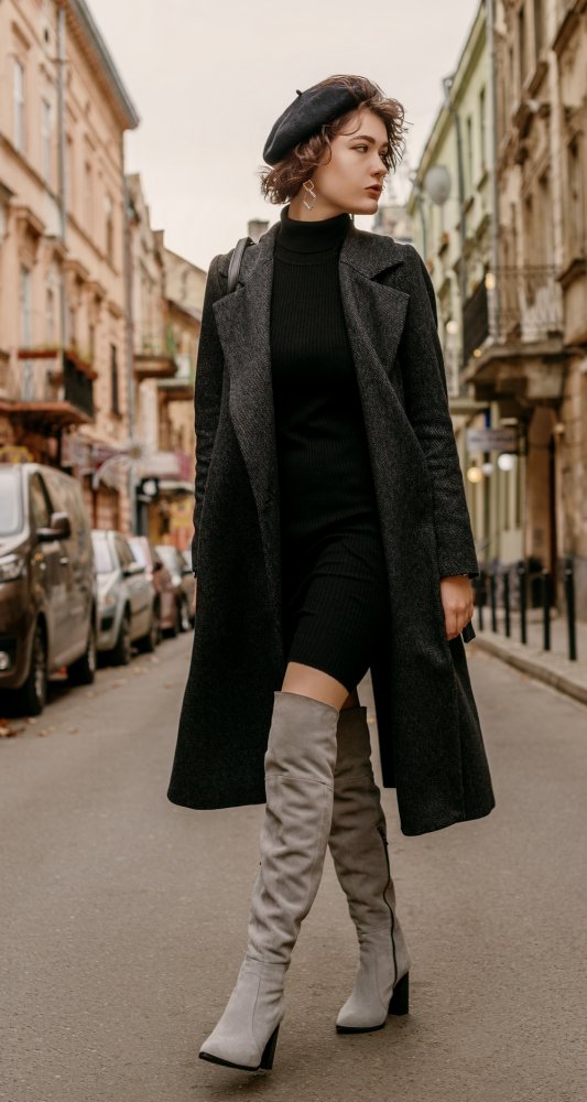 Szürke térd feletti csizma